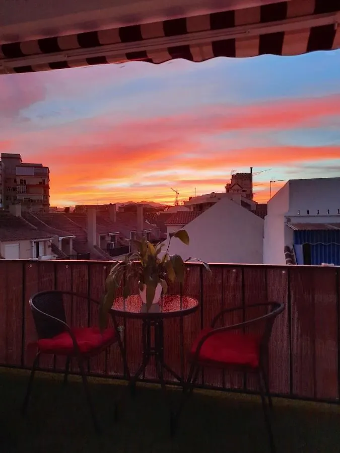 פואנגירולה Sunshiny Costa Del Sol - Beach Apartment