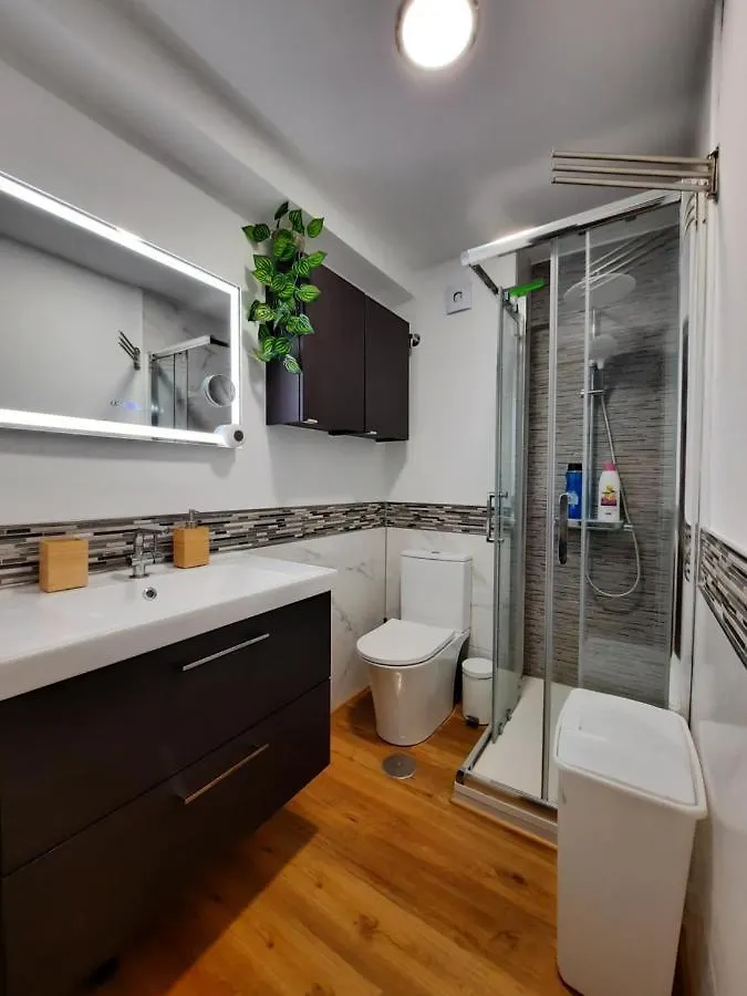 Sunshiny Costa Del Sol - Beach Apartment Fuengirola